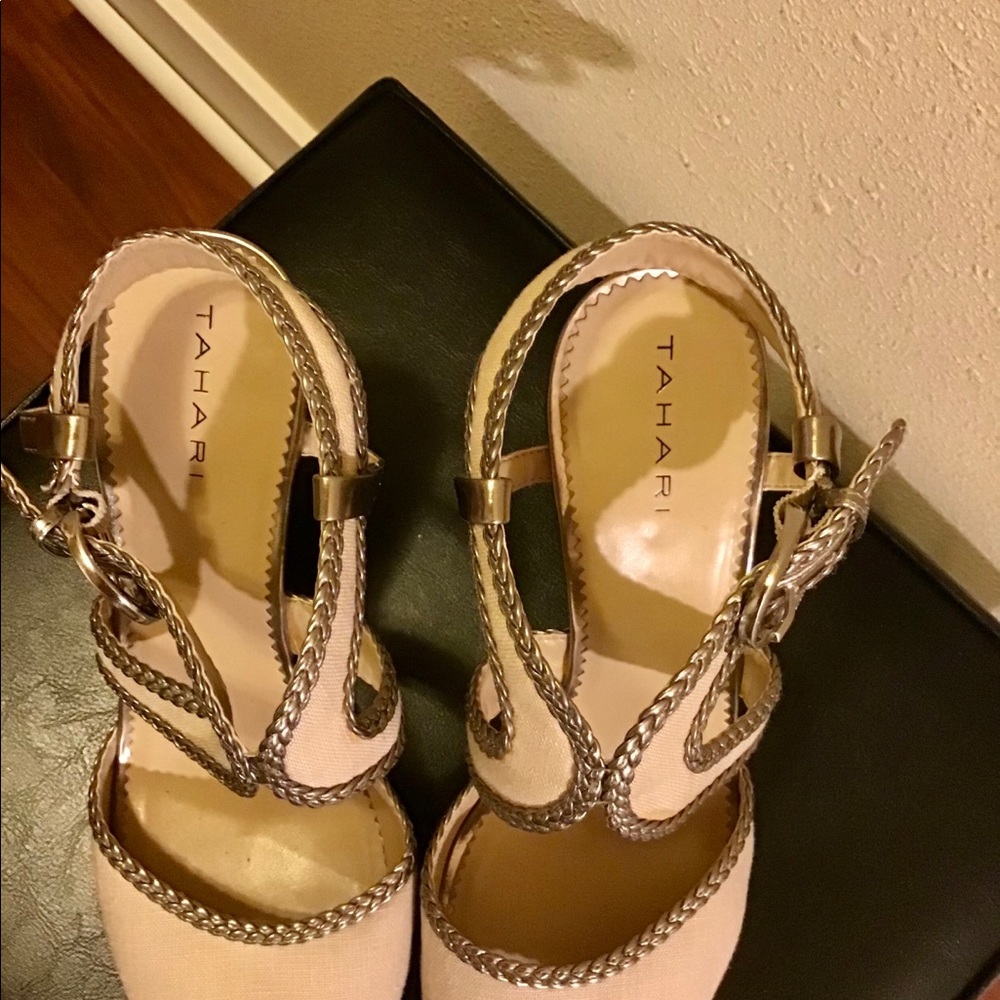LN ❤️DARLING 4” HEELS PURCHASED AT NORDSTROMS. LIKE NEW. BEAUTIFUL NEUTRAL COLOR - Picture 3 of 9